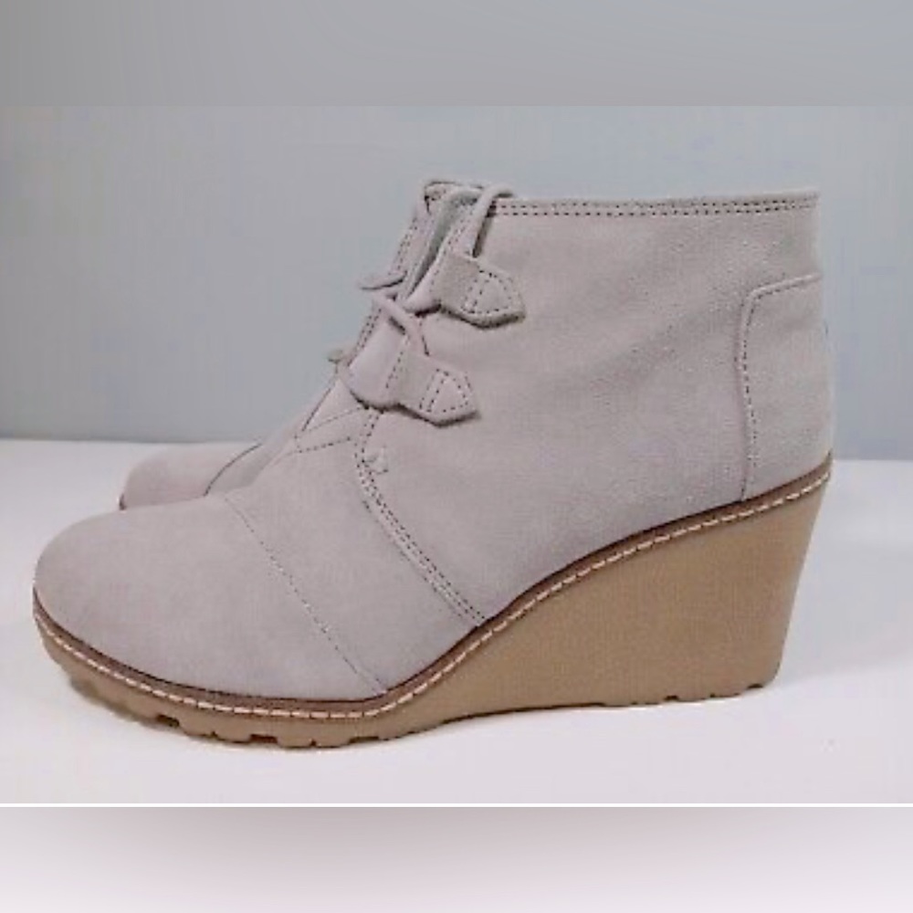 TOMS Women's Desert Gray Suede Kala Wedge Boots Bootie Size 7.5